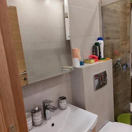 Iva زلاتيبور